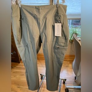 Athleta headlands hybrid cargo II tight size 22